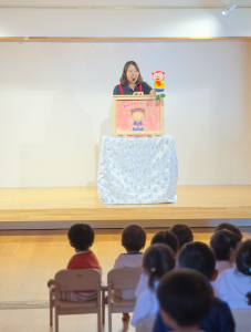 相模原市 おなか元気教室 紙芝居でポンタくんが登場した様子
