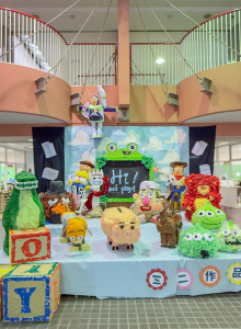 みどり幼稚園 おなか元気教室 手作り作品の展示の様子
